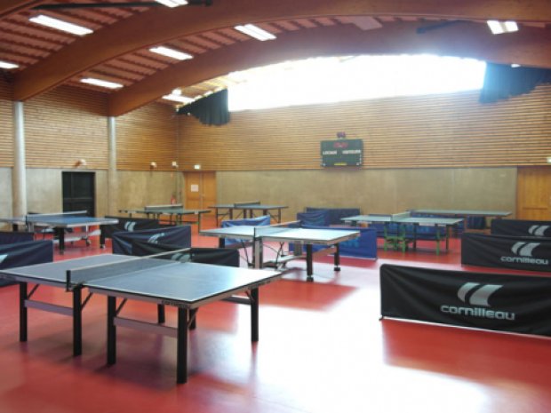 Salle de tennis de table pour stages sportifs