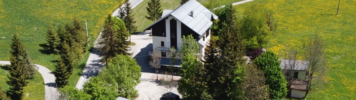 vue aérienne des bâtiments du centre d'hébergement la Chaudane