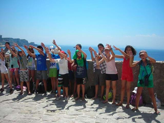 Groupe de jeunes en colonie de vacances Beauté Corse de cet été ouverte aux 14-17 ans