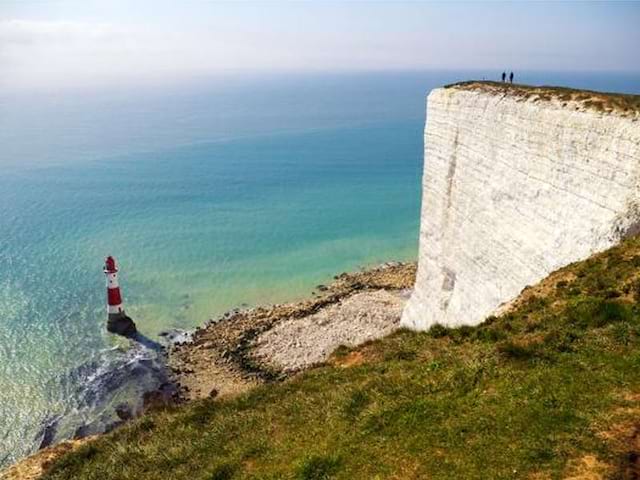 Falaises du cap Béveziers dans le sud de l'Angleterre