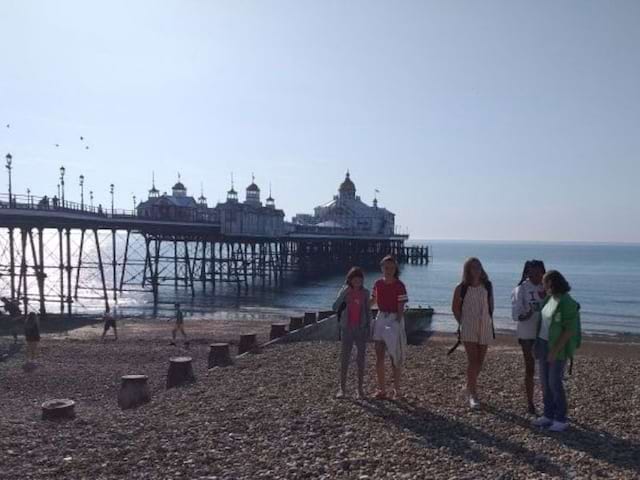 Ados à Brighton pendant leur séjour linguistique à la capital