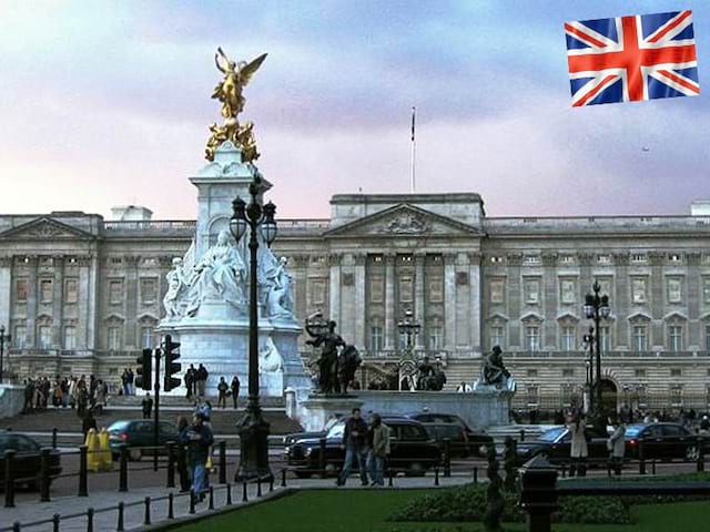 Vue sur l'entrée de Buckingham Palace en Angleterre