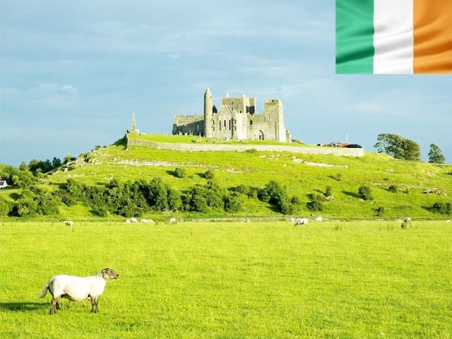 Paysage typique de l'Irlande en colonie de vacances cet été pour adolescents