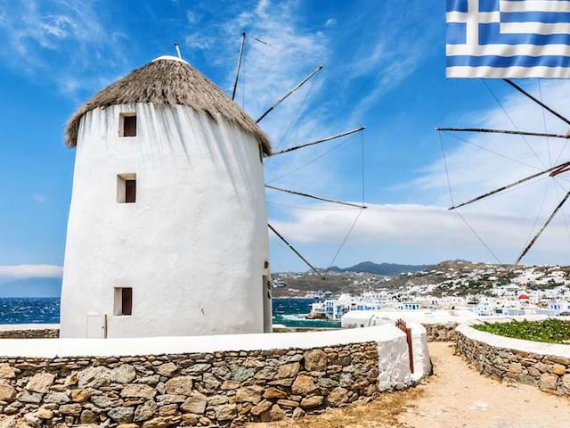 Paysage de Grèce et moulin de Grèce en colonie de vacances pour adolescents cet été