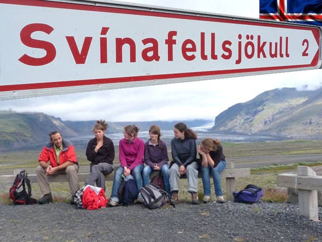 groupe d'ados en colonie de vacances cet été Islande