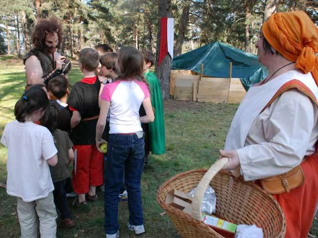 Grand jeu médiéval de colonie de vacances d'été