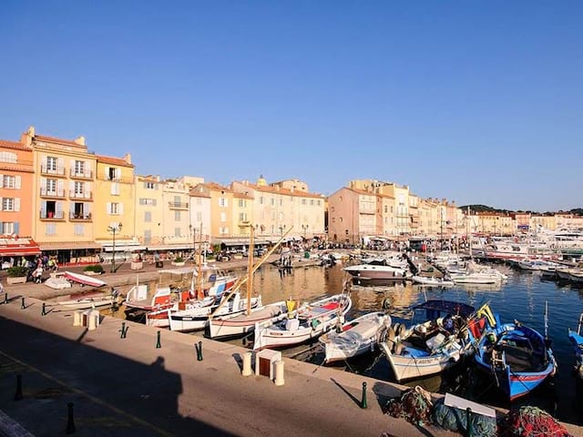 vue sur st tropez en colonie de vacances cet été