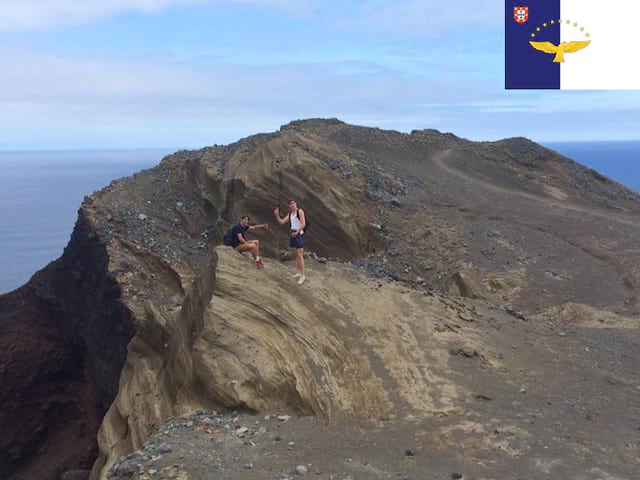 ados visitant les açores en colonie de vacances sur mesure cet été