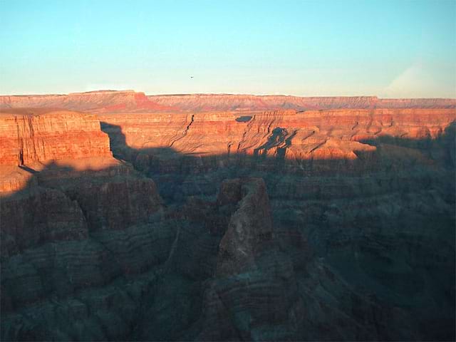 Découvrir le paysage du Grand Canyon en colonie de vacances adolescent 