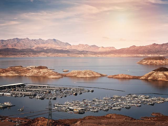 Paysage du Lake Mead en colonie de vacances en Californie 