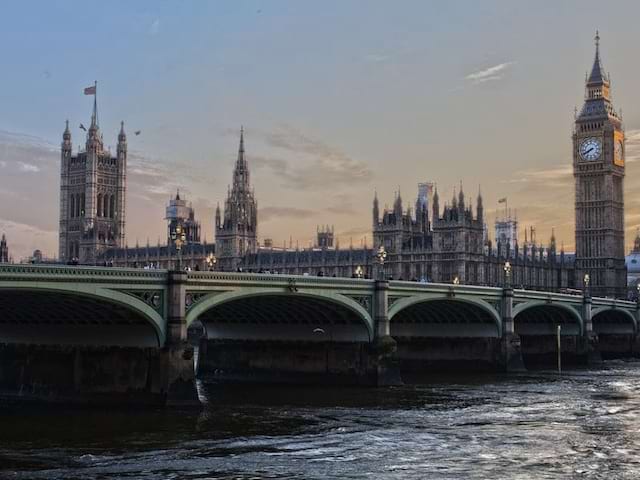 Vue sur un paysage londonien durant une colonie de vacances Magic Express