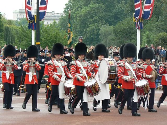 Relève de la Garde de Buckingham Palace à Londres en Angleterre