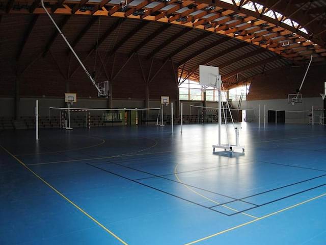 Gymnase de badminton cet été stage sportif