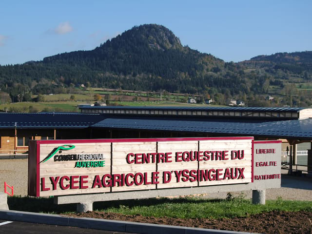 vue sur le centre equestre d'yssingeaux de stages sportifs 