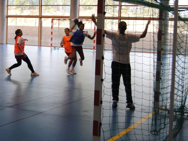 Match de handball cet été durant le stage sportif 