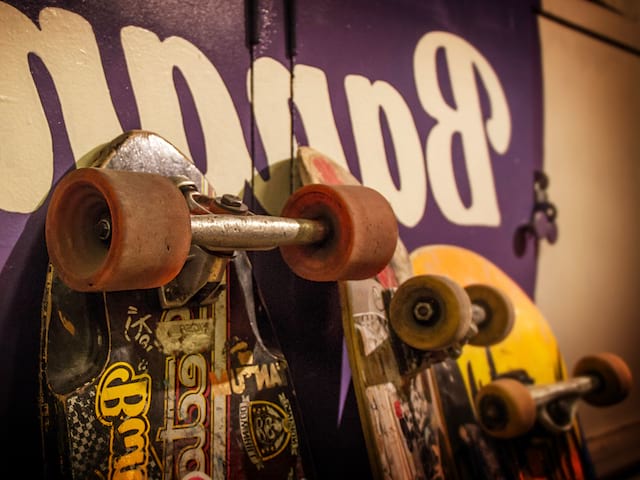 Skateboard de stages sportifs et colonies de vacances d'été 