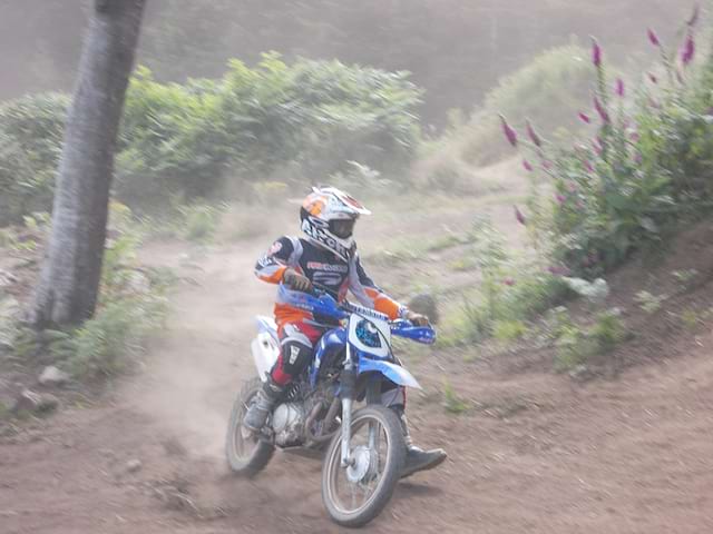 Session moto en colonie de vacances cet été à Mont Joyeux