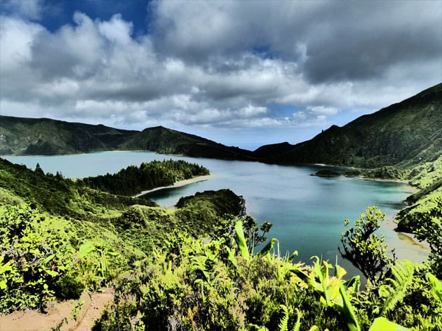 Paysage des açores en colonie de vacances cet été pour ados