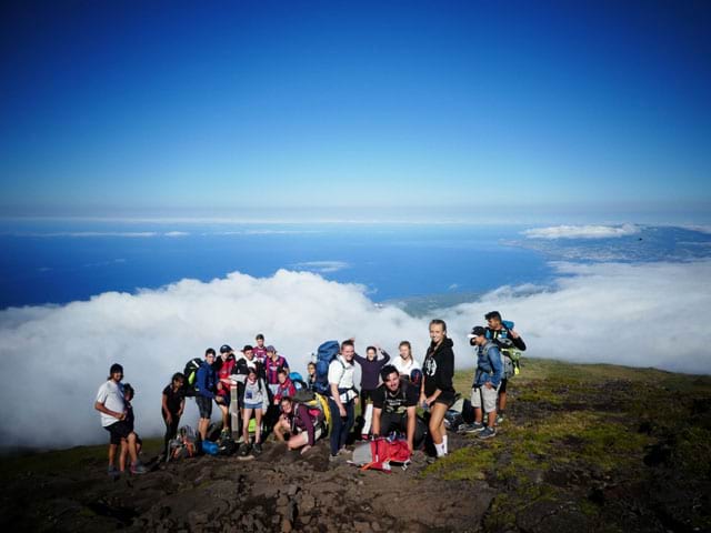 groupe d'adolescents en colonie de vacances d'été ados aux açores