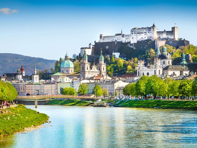 Paysage de séjour en Europe cet été en colonie de vacances itinérante pour ados