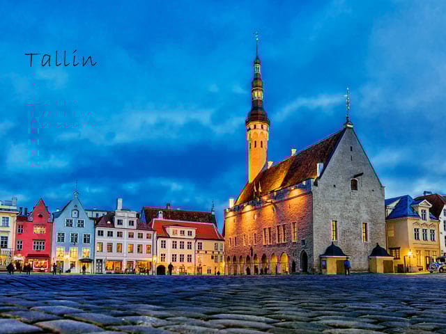 Rues de Tallin en colonie de vacances itinérante cet été