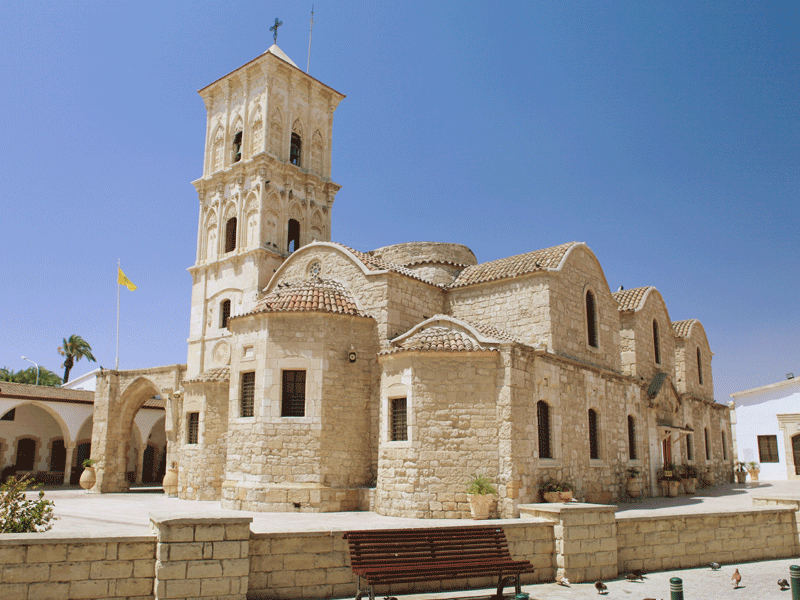 Monument de Chypre en colonie de vacances itinérante pour ados