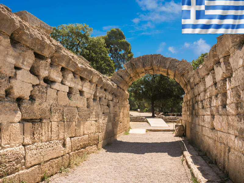 groupe d'ados visitant athènes en colonie de vacances en grèce itinérante cet été