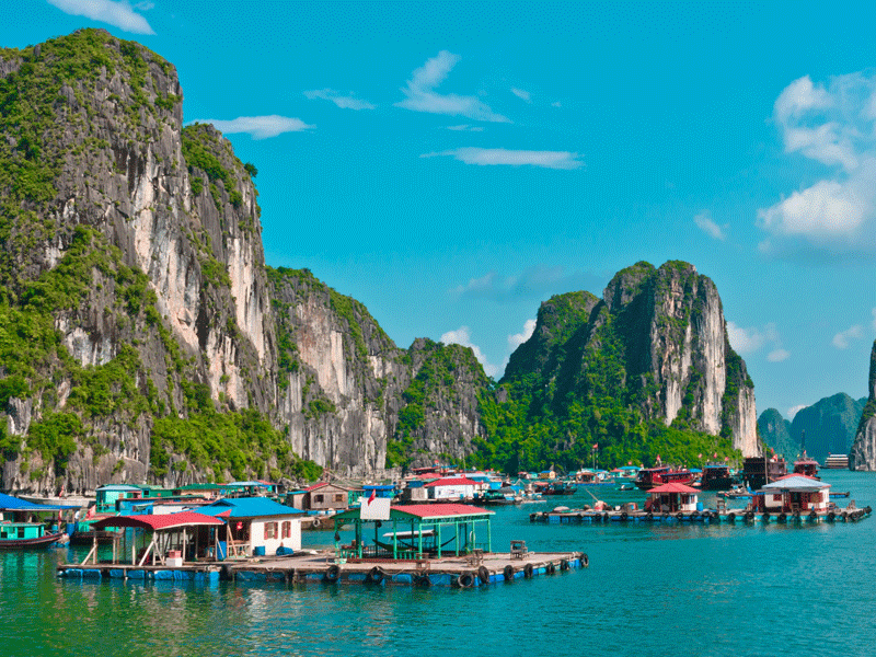 paysage de bord de mer en colonie de vacances au vietnam cet été pour ados