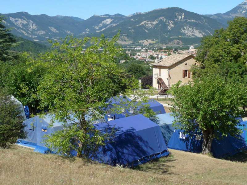 Hébergement en tente de la colonie de vacances