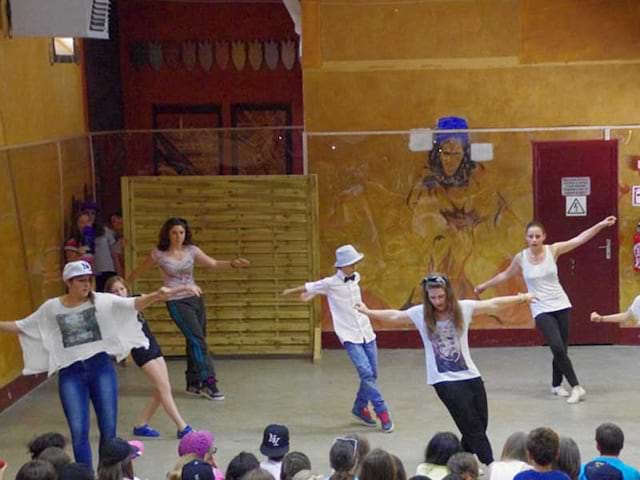 Présentation du spectacle final de danse de la colonie de vacances