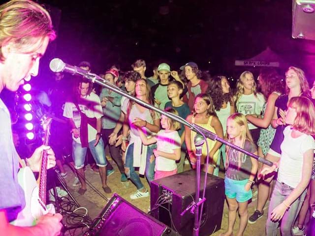 soirée musicale en colonie de vacances cet été