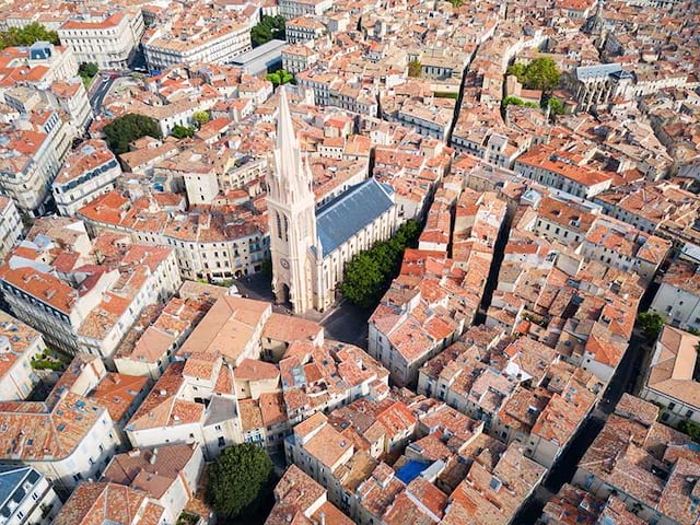 Vue satellite de la ville de Montpellier en été