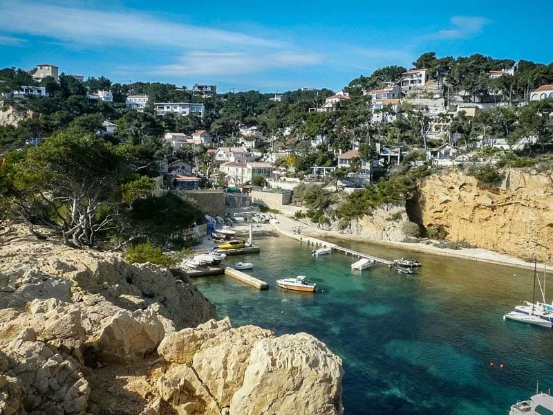 vue sur les paysages de la mer mediterranée en colo cet été
