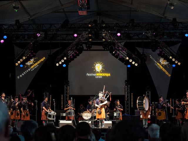 Festival Interceltique de Lorient lors d'une colonie de vacances estivale en itinérance