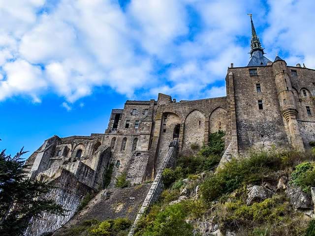 Vue sur un paysage breton lors d'une colonie de vacances de l'été en itinrance