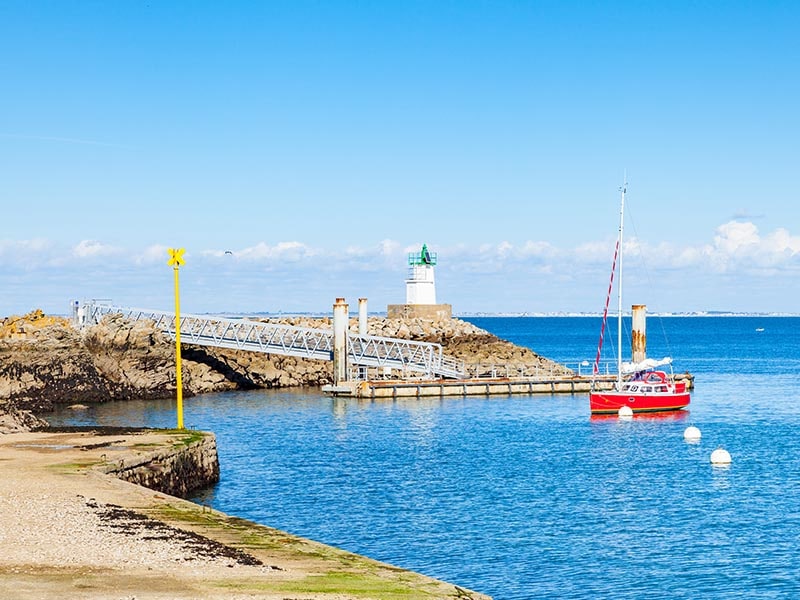 Paysage d'un port observé en colo de vacances en itinérance entre la Bretagne et Brest