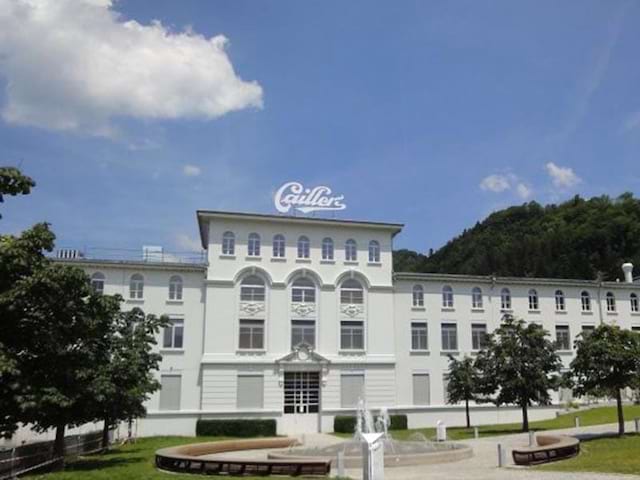 Visite de la chocolaterie Cailler en Suisse durant le stage linguistique d'été