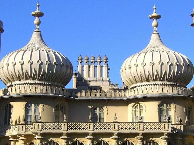 Le toit du Royal Pavilion à Brighton en Angleterre