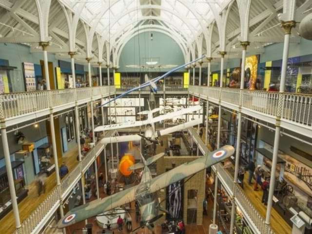 Visite du Musée de l'Aviation en séjour linguistique en Ecosse