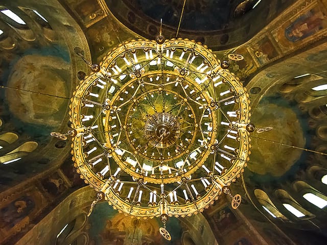 Photographie du lustre de la cathédrale de sofia en colonie de vacances cet été