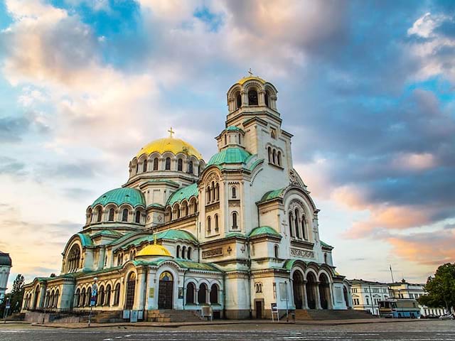 Vue sur la cathédrale de Sofia en colonie de vacances cet été