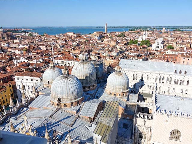 Vue aérienne de la ville de Véronne en Italie