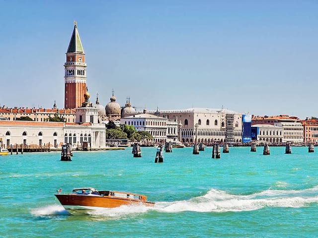 Vue sur Venise cet été en colonie de vacances ados en Italie