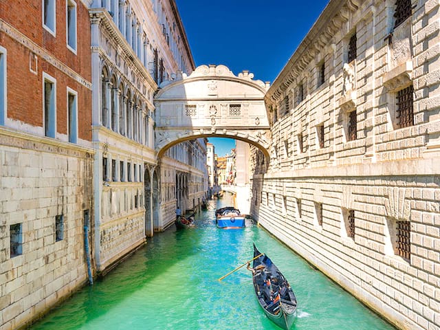 Pont des soupirs en colonie de vacances cet été en Italie