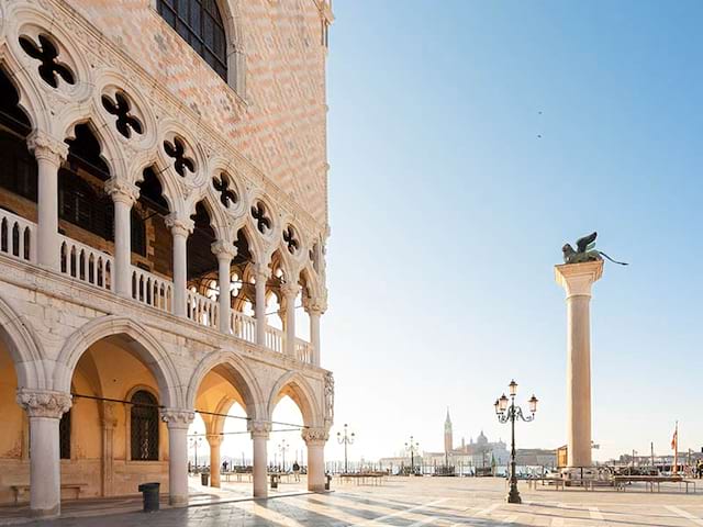 Vue sur la Basilique Saint Marc en colonie de vacances en Italie cet été