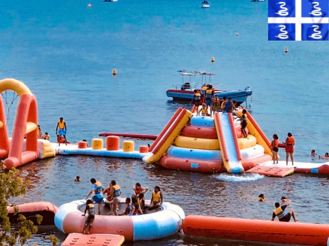 Jeux aquatiques en Martinique où les jeunes en colo ont tous bien profité