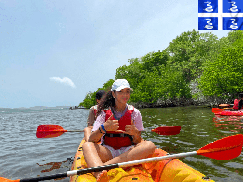Activité kayak en colo de vacances en Martinique cet été 
