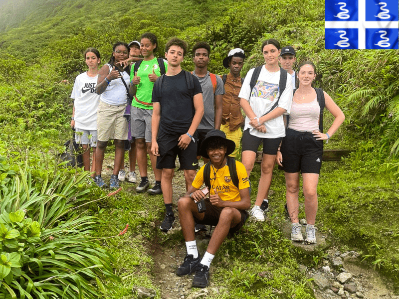 Randonnée Montagne Pelée en Martinique lors d'une colonie de vacances cet été