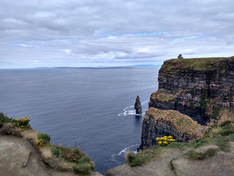 Vue sur Cliff of moher, paysage observé lors d'une colo de vacances en Irlande