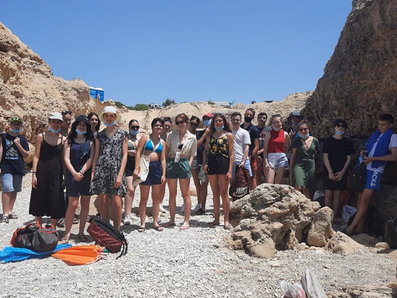 Groupe de jeunes ados en colonie de vacances linguistique à Malte